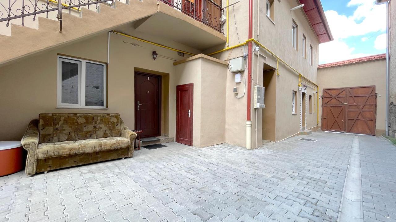Evu Long Street Apartment Brasov Ngoại thất bức ảnh