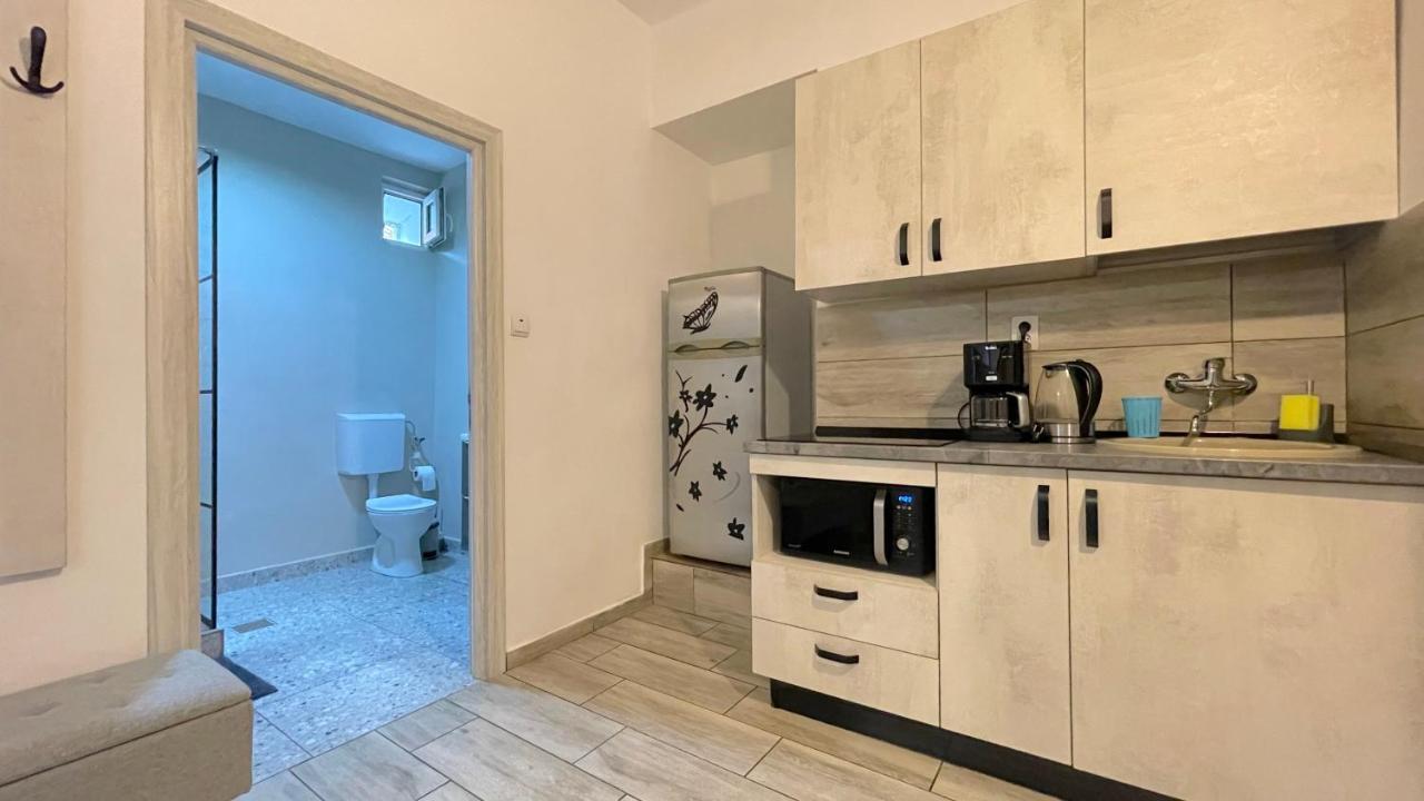 Evu Long Street Apartment Brasov Ngoại thất bức ảnh