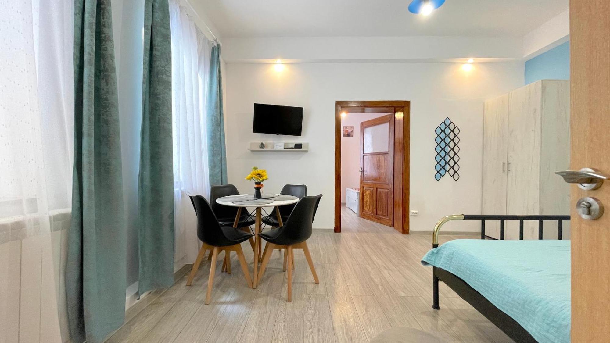 Evu Long Street Apartment Brasov Ngoại thất bức ảnh