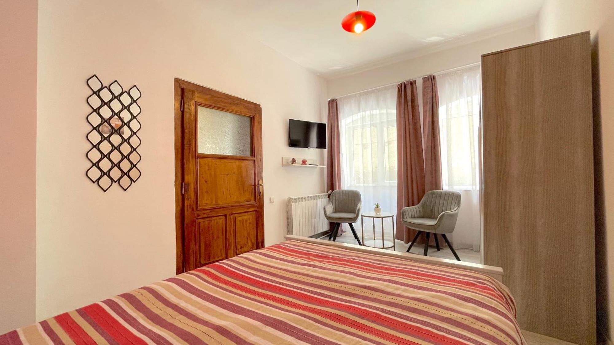 Evu Long Street Apartment Brasov Ngoại thất bức ảnh