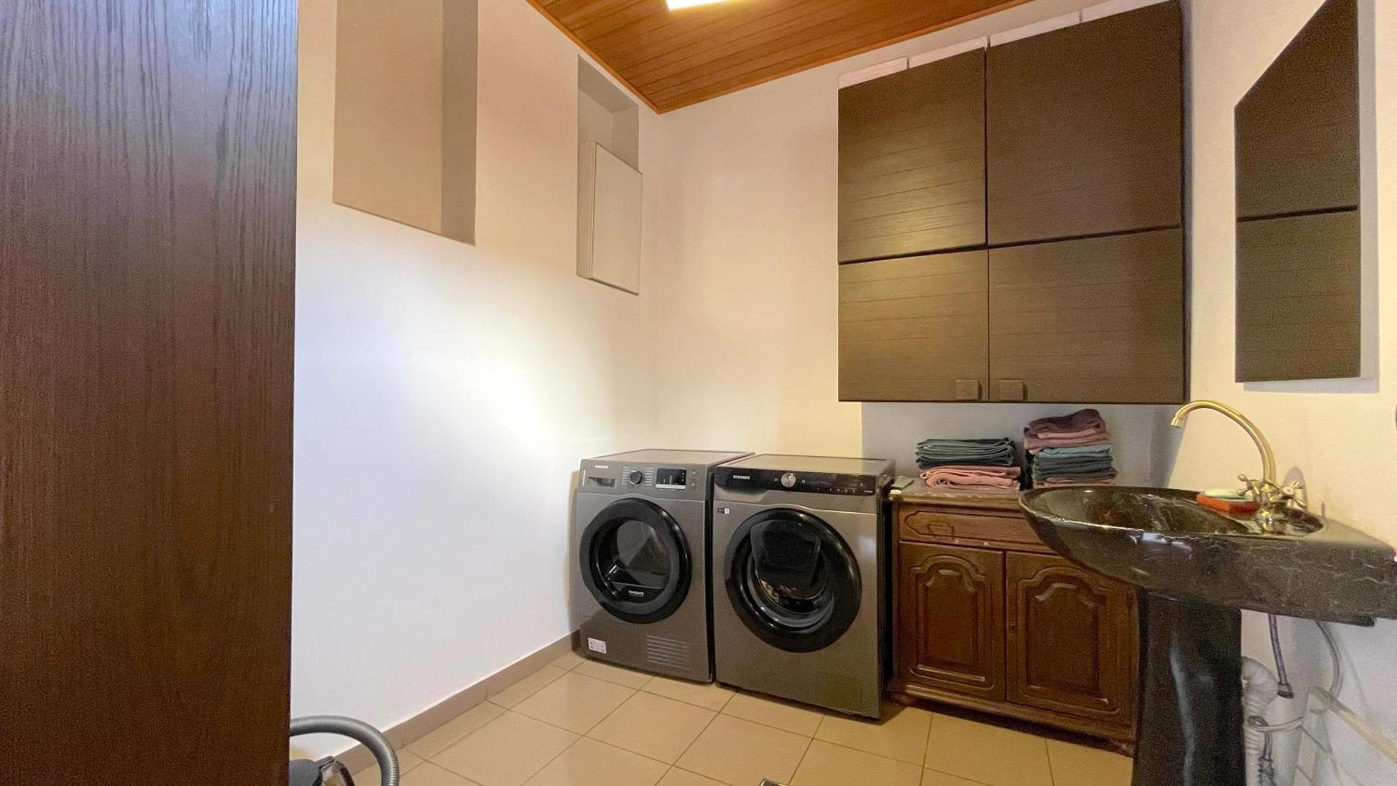 Evu Long Street Apartment Brasov Ngoại thất bức ảnh