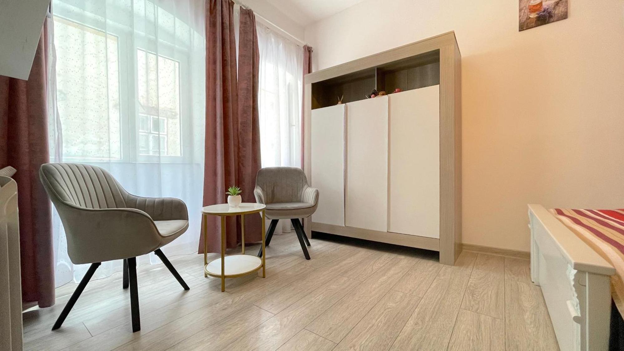 Evu Long Street Apartment Brasov Ngoại thất bức ảnh