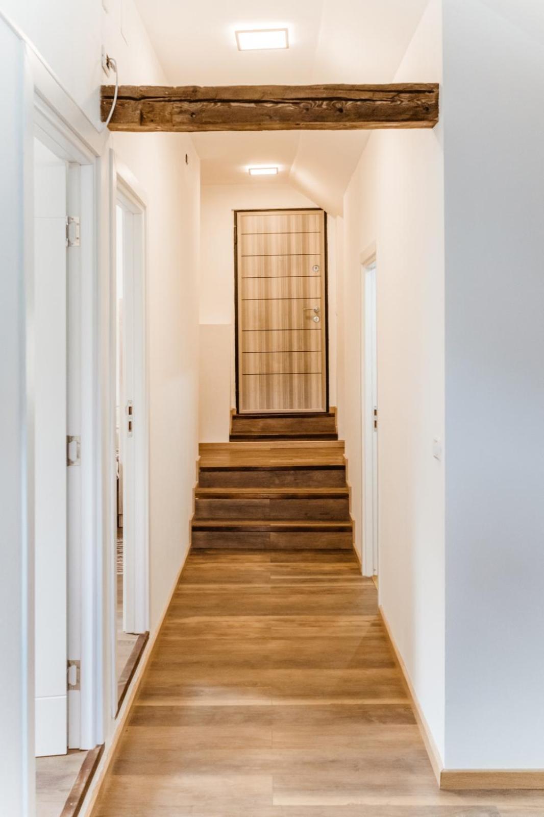 Evu Long Street Apartment Brasov Ngoại thất bức ảnh