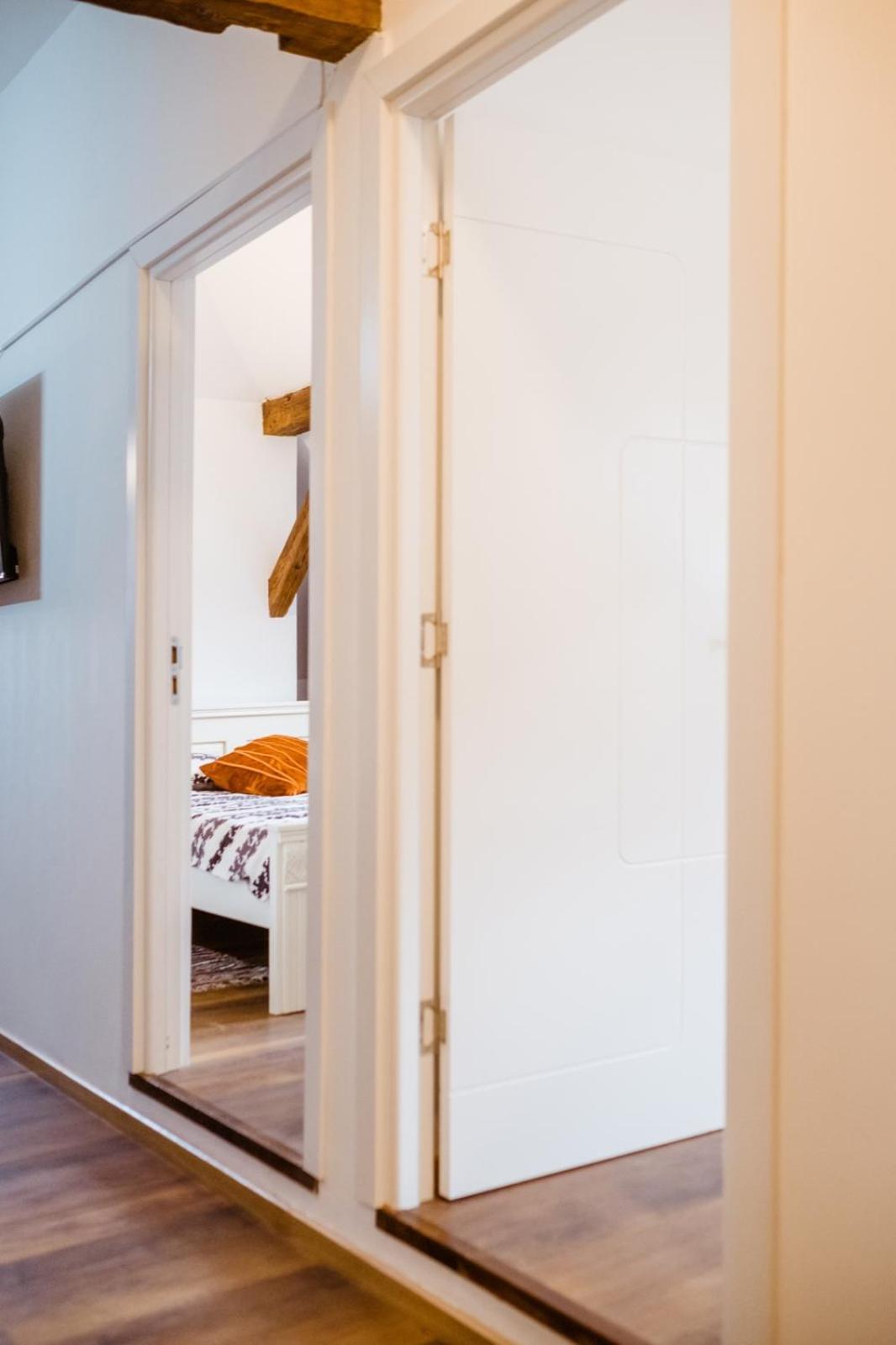 Evu Long Street Apartment Brasov Ngoại thất bức ảnh