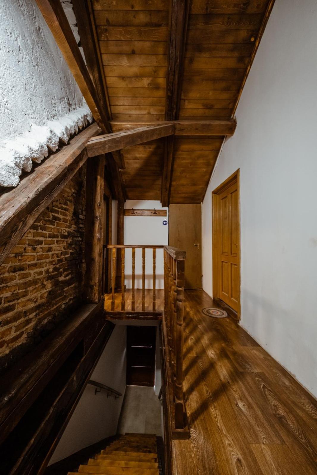 Evu Long Street Apartment Brasov Ngoại thất bức ảnh