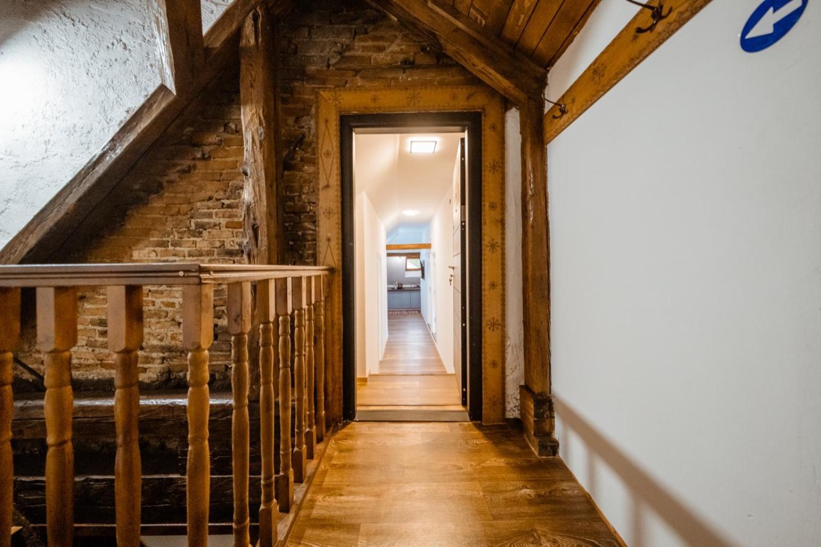 Evu Long Street Apartment Brasov Ngoại thất bức ảnh